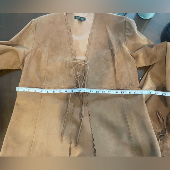 90’s Danier leather skirt set - Picture 5 of 15